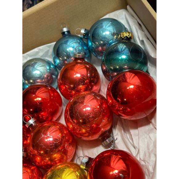 Vintage Lot of 28 Glass Ornaments: Rouch & Similar Unmarked Styles - Picture 4 of 11